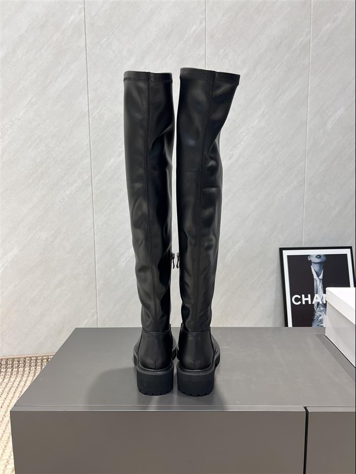 20251128174451958 370